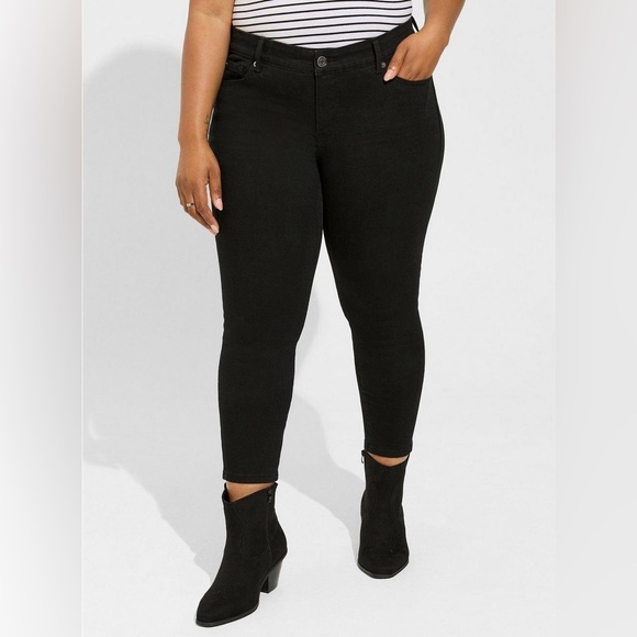 Torrid Perfect Skinny Ankle Vintage Stretch Mid-Rise Jean Black NWT Size 26 - Picture 1 of 3